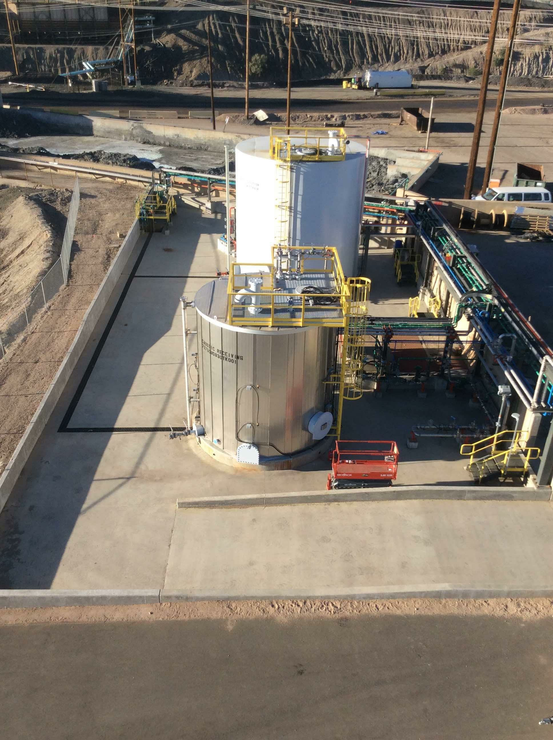 Industrial Contractors Install Industrial Storage Tanks | Wollam Construction